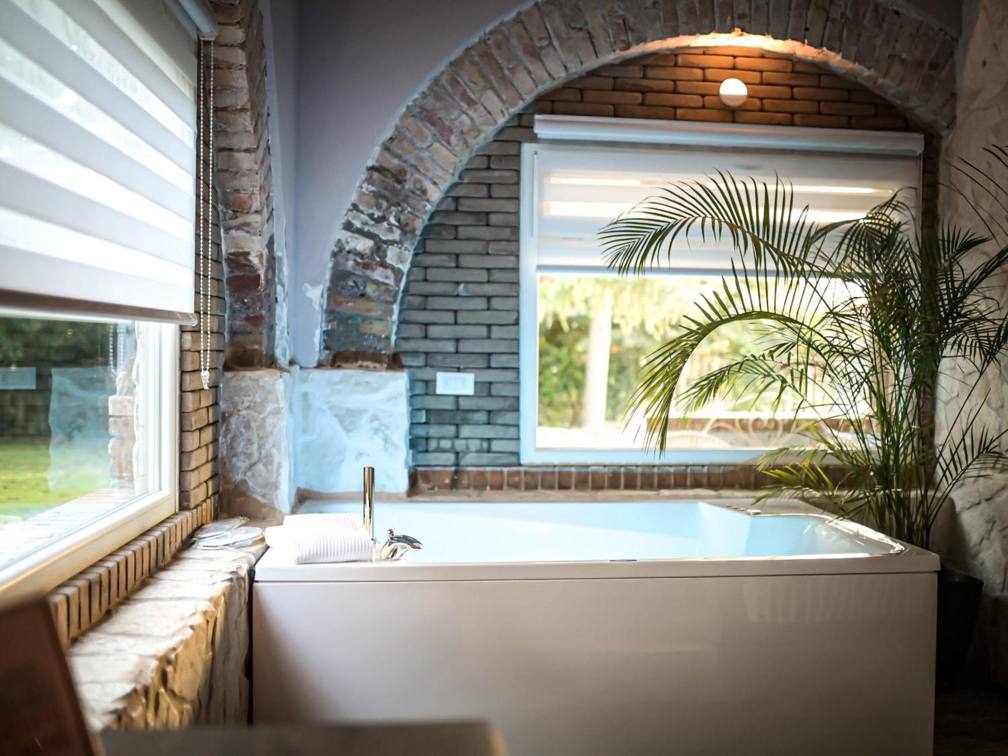 Paradise Ranch Hotell Borgo Sabotino Exteriör bild